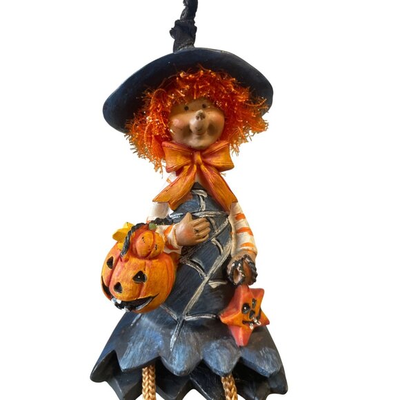 Set Of 2 Halloween Witch Figurines Broomsticks Lanterns Dangle Legs - Picture 3 of 6